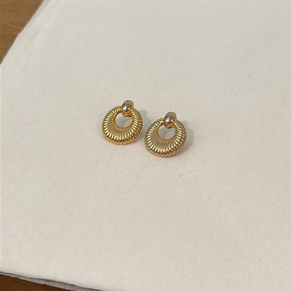 Gold Circle Earrings